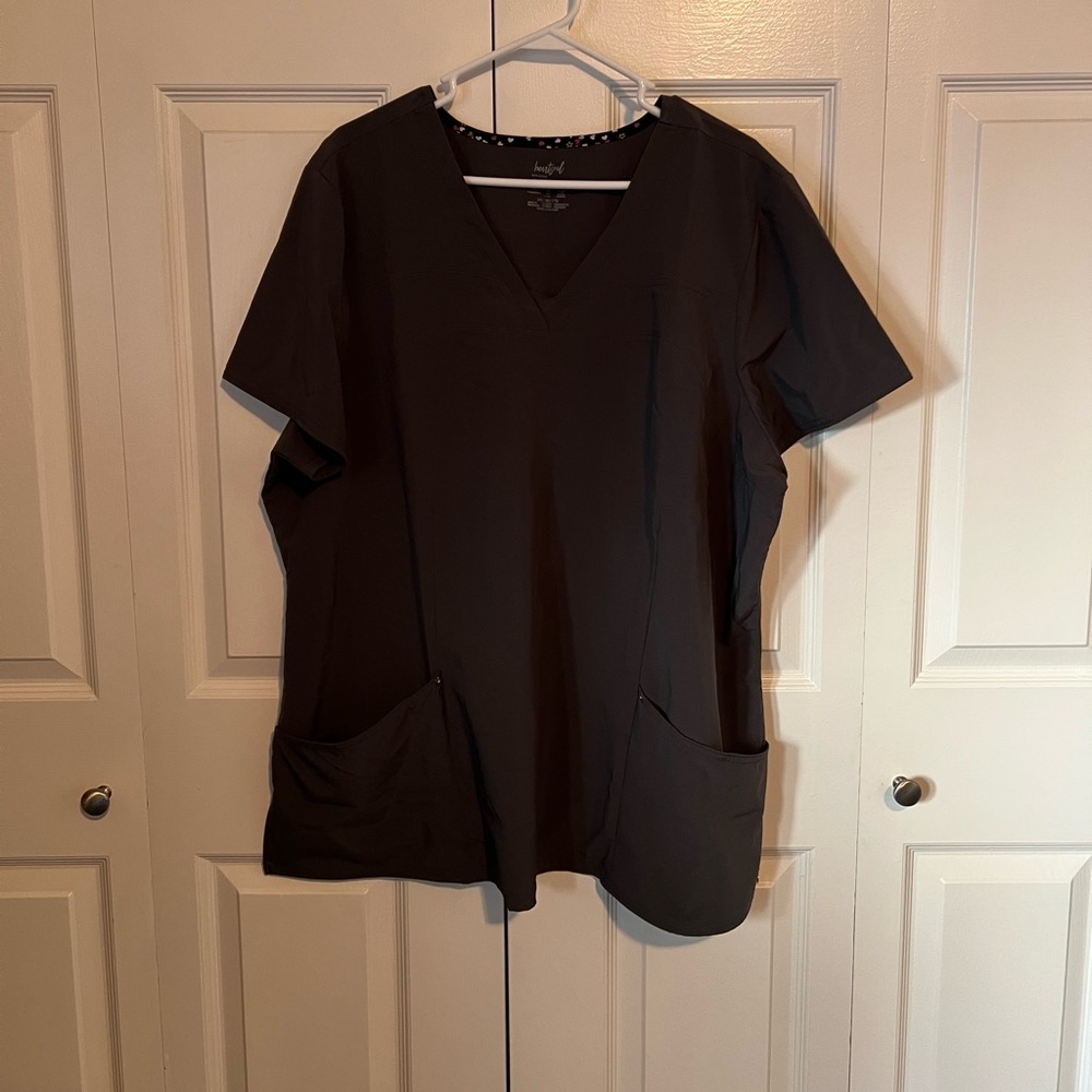 Heart Soul Heart Rivets V-Neck top 3XL